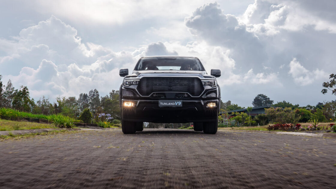 Foton V9 | Photoshoot